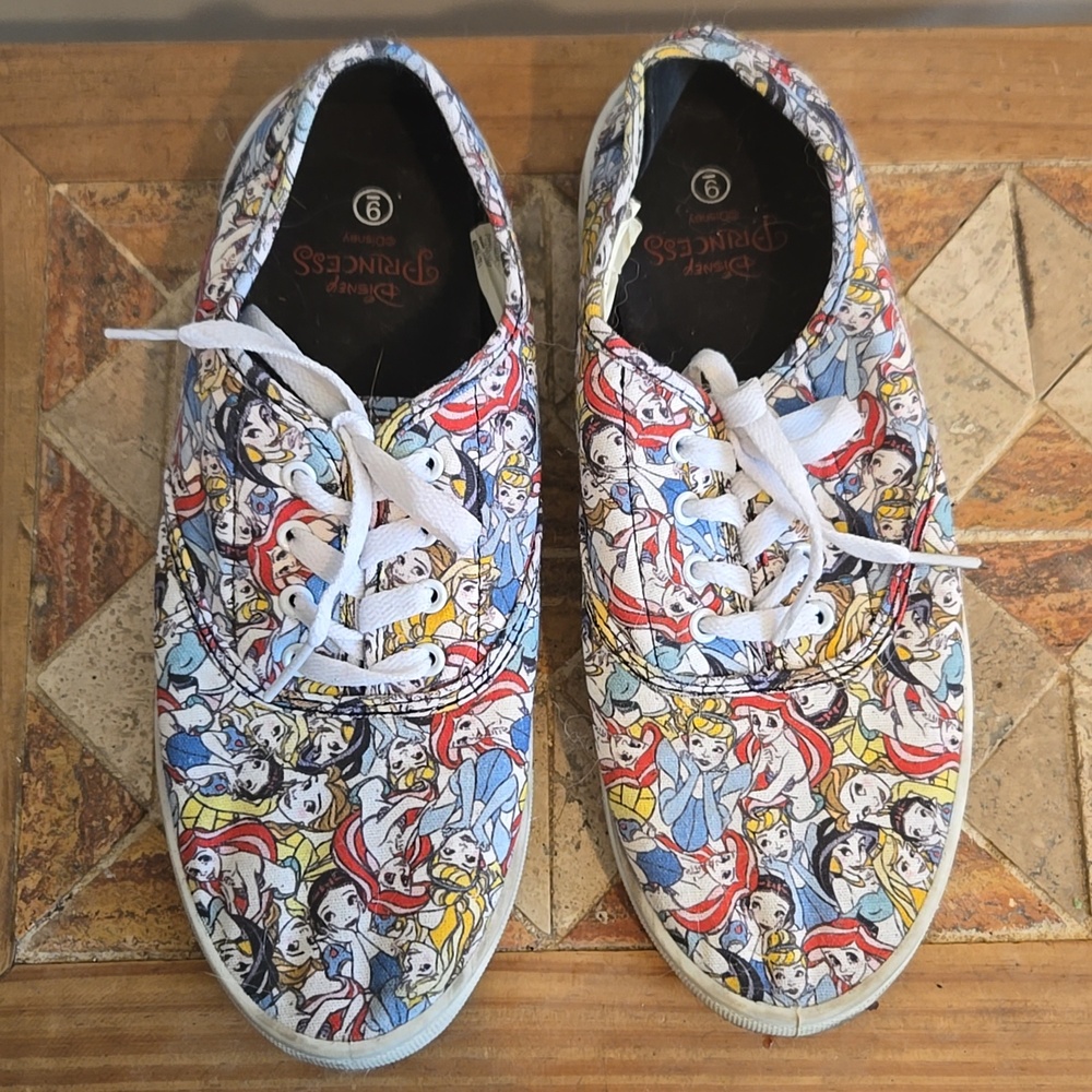 Women's Disney Princess Pattern Canvas Sneakers 9
